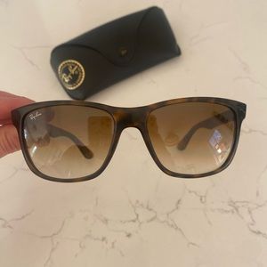 Women’s RayBan Sunglasses